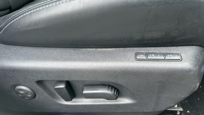 Nissan Qashqai 1.3 DiG-T 160 Tekna+ 5dr Petrol Hatchback